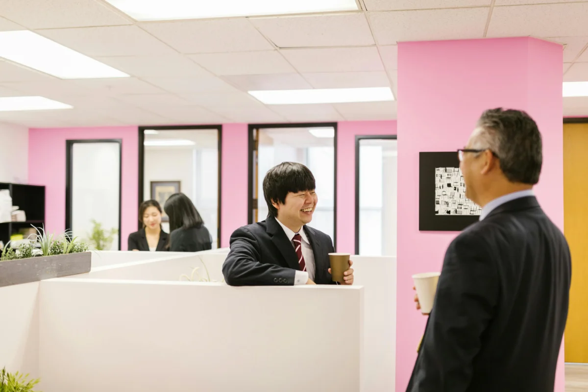 karyawan jepang di kantor